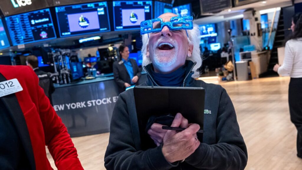 Stock futures rise slightly to begin 2025 after S&P 500 notches back-to-back annual 20%-plus gains – NBC Los Angeles